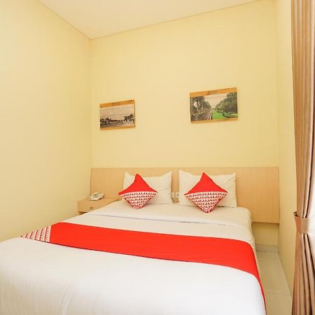 Oyo 272 M Suite Residence 玛琅 外观 照片