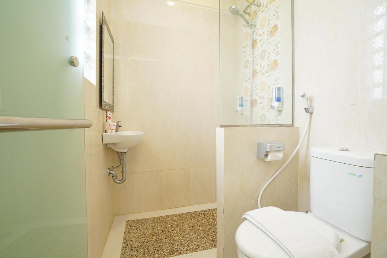 Oyo 272 M Suite Residence 玛琅 外观 照片