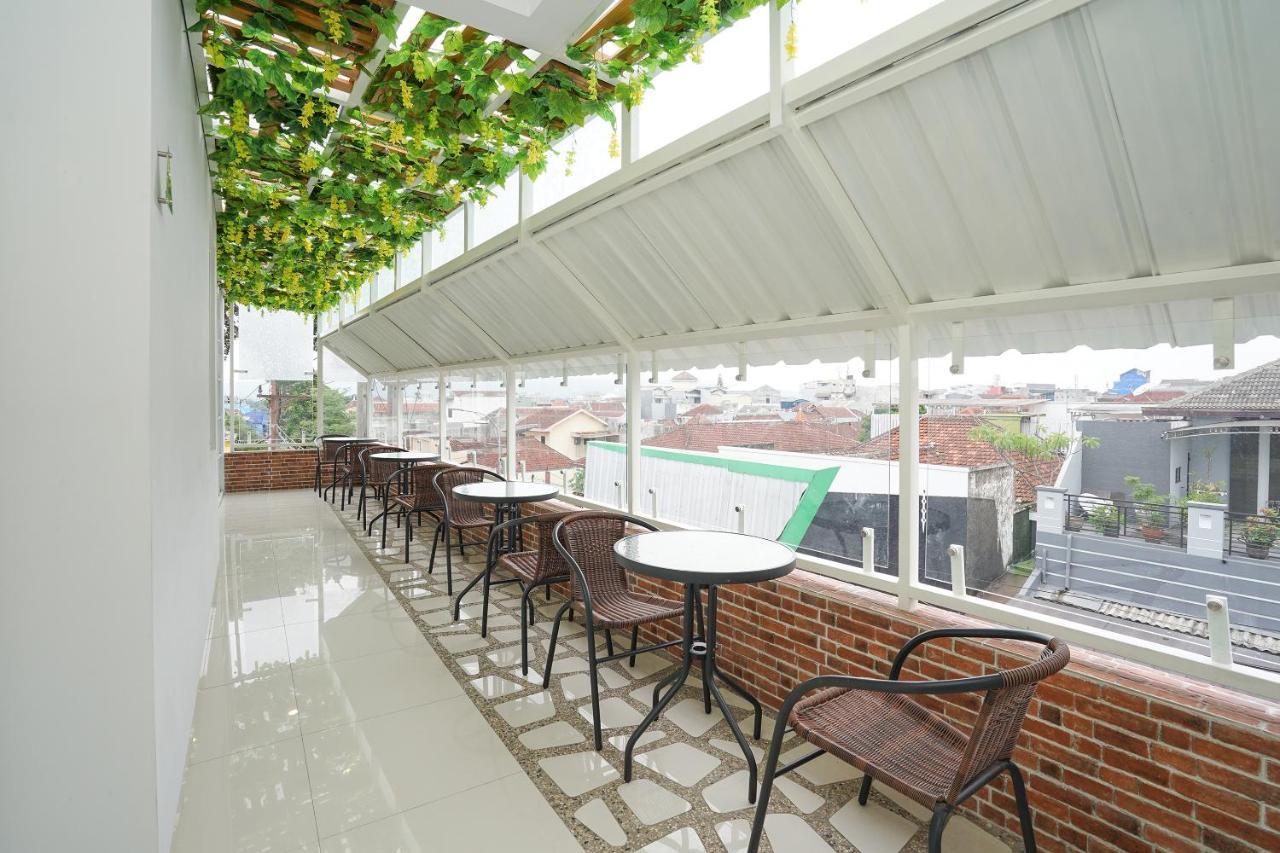 Oyo 272 M Suite Residence 玛琅 外观 照片