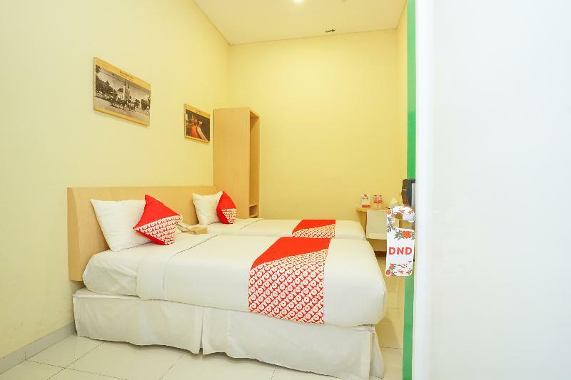 Oyo 272 M Suite Residence 玛琅 外观 照片